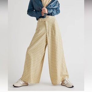 Zulu & Zephyr Wide Leg Pants 6 Chartreuse Mustard Wave Boho High rise Flare